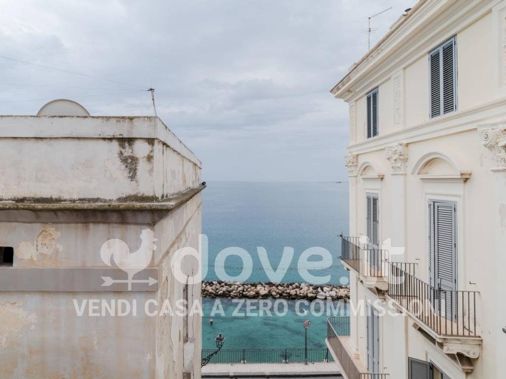 appartamento in vendita a Taranto in zona Borgo Antico
