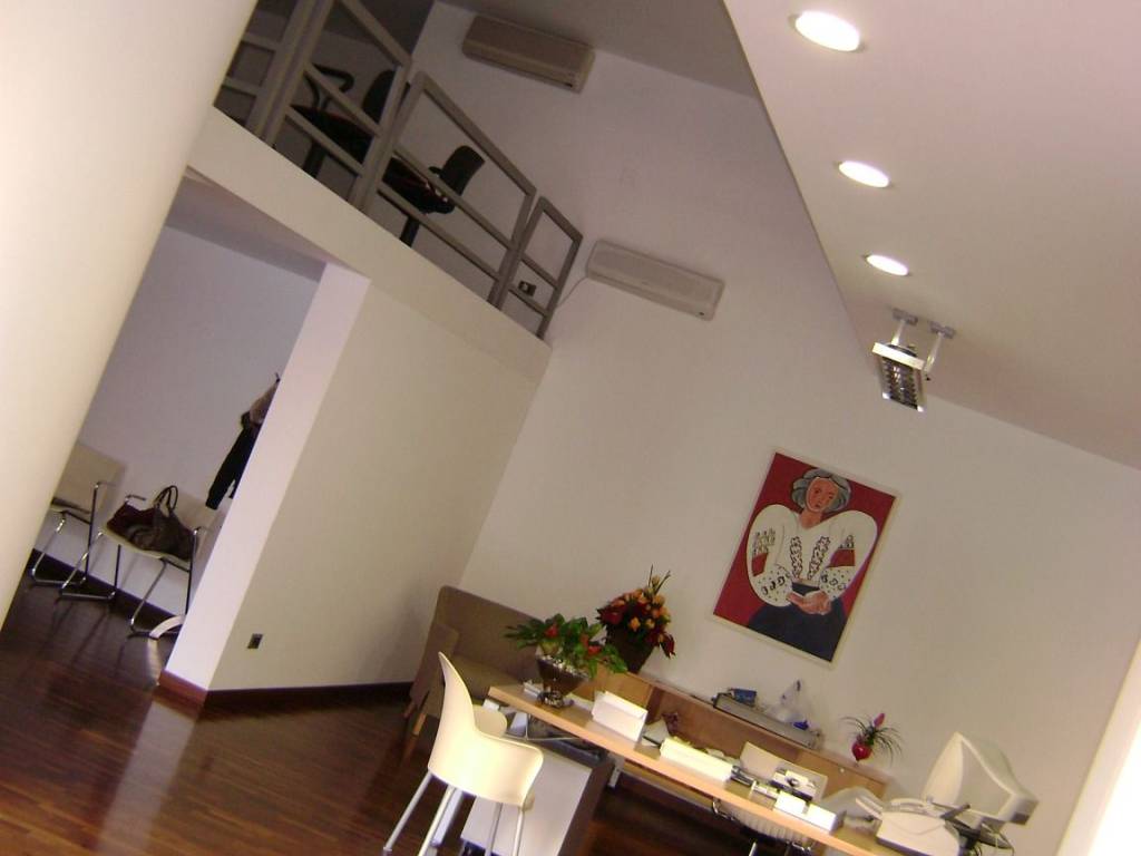 negozio in vendita a Taranto in zona Italia-Montegranaro