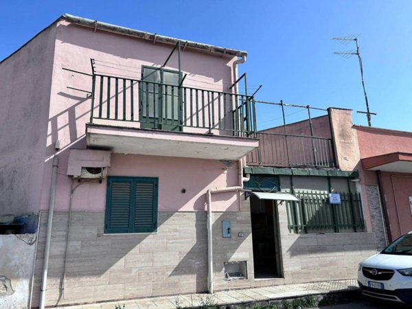 casa indipendente in vendita a Taranto in zona Solito-Corvisea