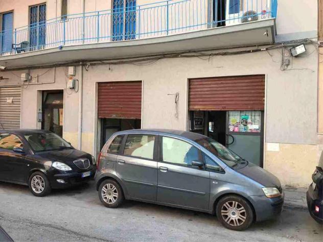 negozio in vendita a Taranto in zona Tre Carrare-Battisti