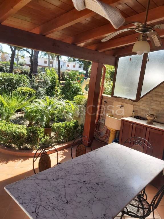 casa indipendente in vendita a Taranto in zona Solito-Corvisea