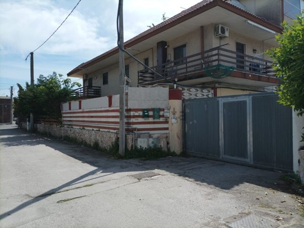 locale commerciale in vendita a Taranto in zona Lama