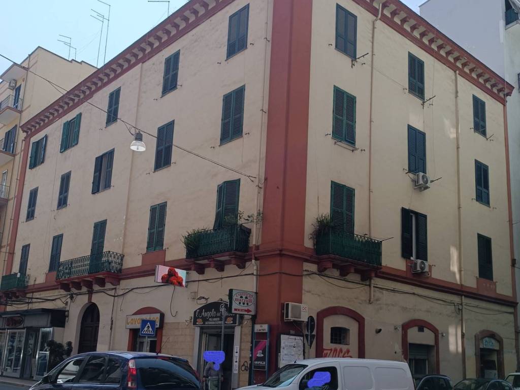 intera palazzina in vendita a Taranto in zona Tre Carrare-Battisti