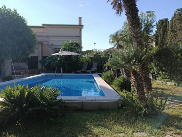 casa indipendente in vendita a Taranto in zona Solito-Corvisea