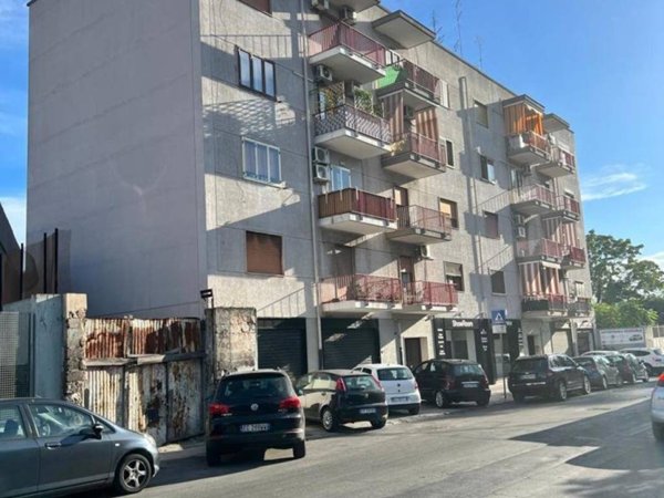 appartamento in vendita a Taranto in zona Tamburi-Croce