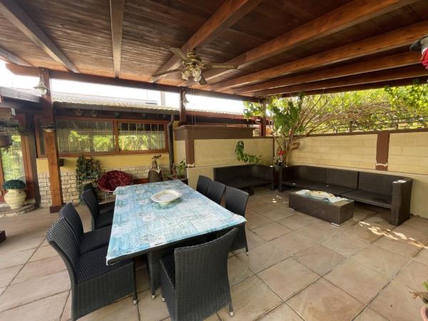 casa indipendente in vendita a Taranto in zona Solito-Corvisea