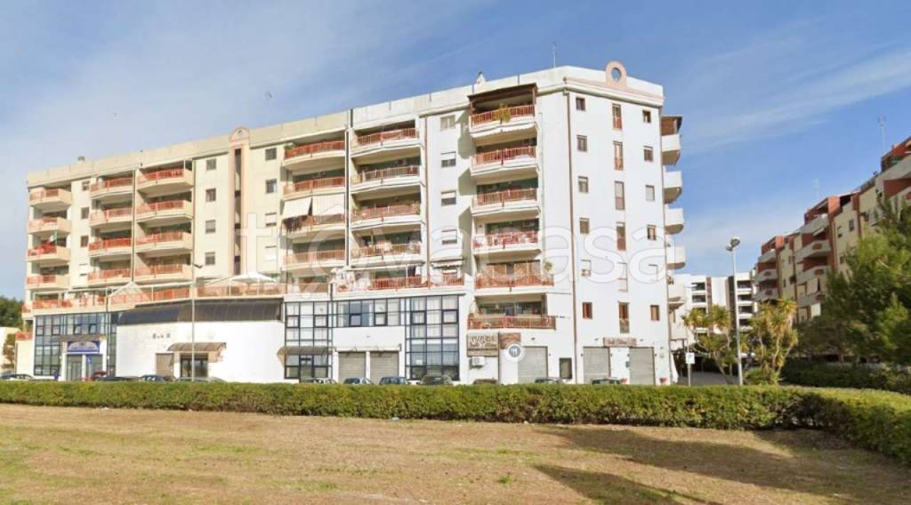 ufficio in vendita a Taranto in zona Lama