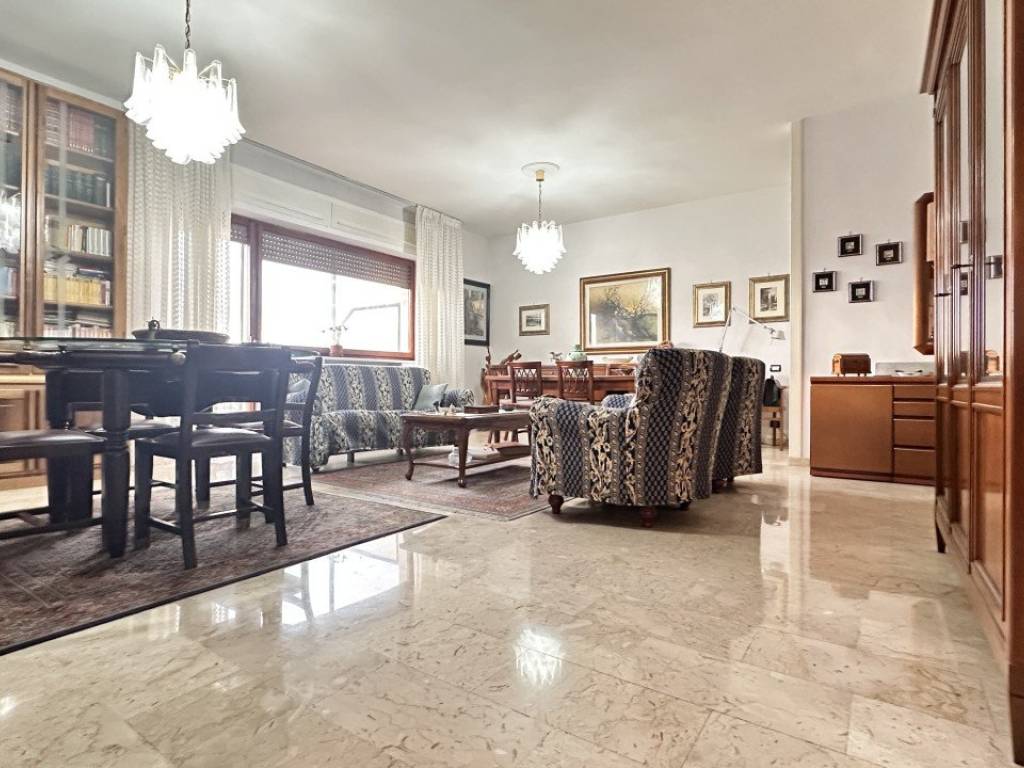 appartamento in vendita a Taranto in zona Borgo