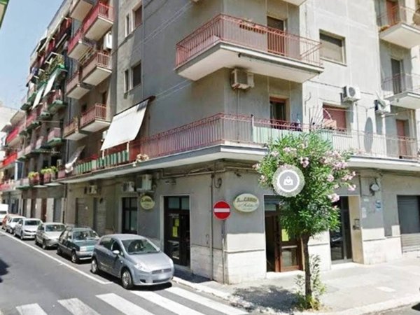 negozio in vendita a Taranto in zona Tre Carrare-Battisti