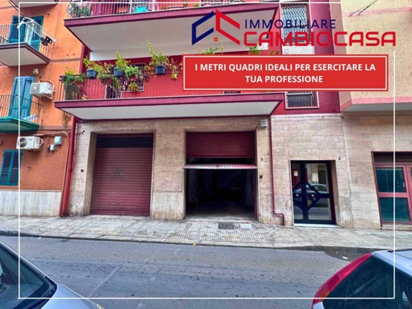 locale commerciale in vendita a Taranto in zona Tre Carrare-Battisti