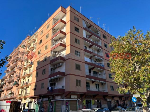 locale commerciale in vendita a Taranto in zona Tre Carrare-Battisti