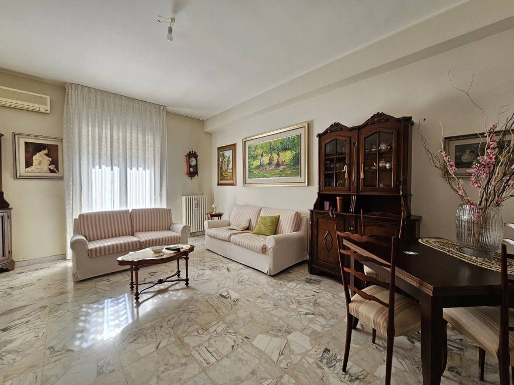 appartamento in vendita a Taranto in zona Italia-Montegranaro