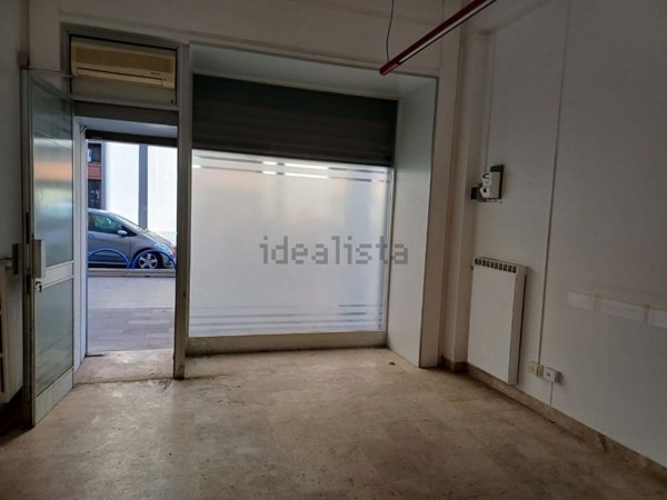 locale commerciale in vendita a Taranto