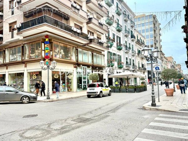 negozio in vendita a Taranto in zona Borgo