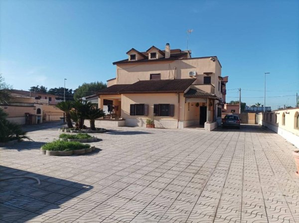 casa indipendente in vendita a Taranto in zona Solito-Corvisea