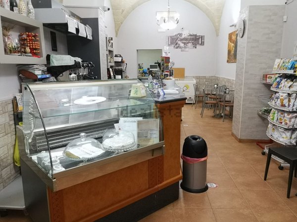 locale commerciale in vendita a Taranto in zona Borgo