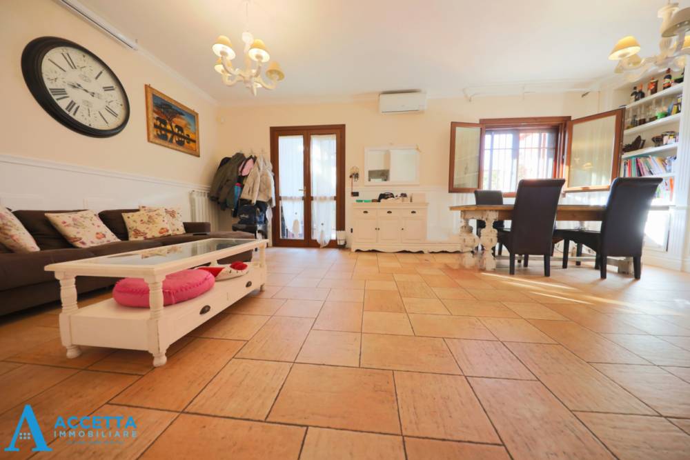 casa indipendente in vendita a Taranto in zona Lama