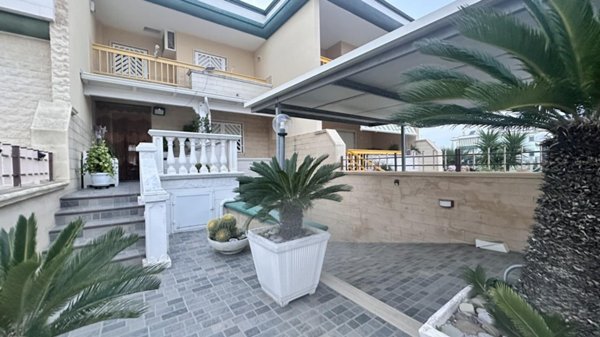 casa indipendente in vendita a Taranto in zona Talsano