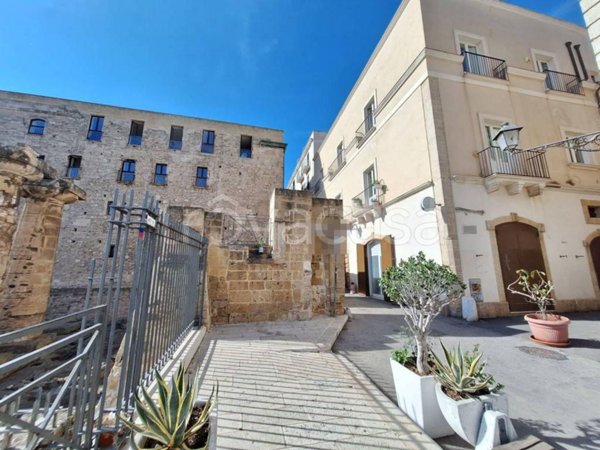 negozio in vendita a Taranto in zona Borgo Antico