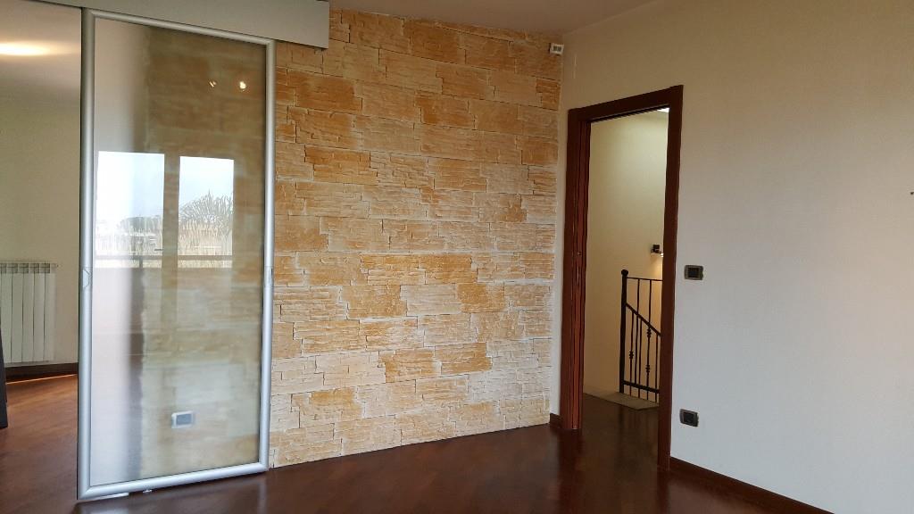 casa indipendente in vendita a Taranto in zona Lama