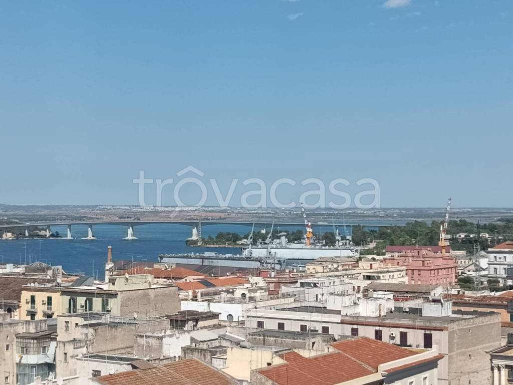 appartamento in vendita a Taranto in zona Borgo