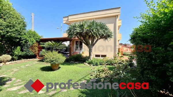 casa indipendente in vendita a Taranto in zona Solito-Corvisea