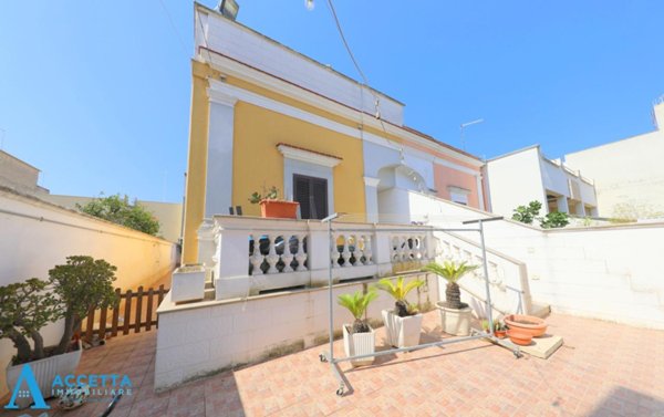 casa indipendente in vendita a Taranto in zona Talsano