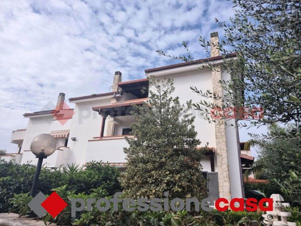 casa indipendente in vendita a Taranto in zona Solito-Corvisea