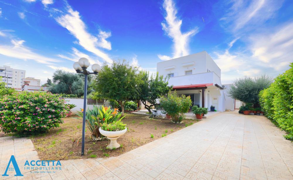 casa indipendente in vendita a Taranto in zona Lama