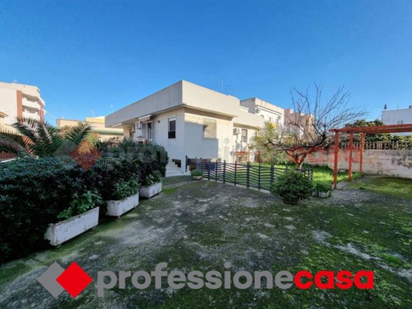casa indipendente in vendita a Taranto in zona Talsano