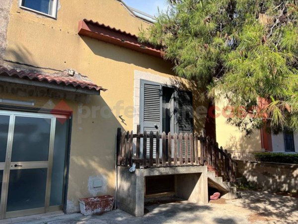 casa indipendente in vendita a Taranto in zona Lama