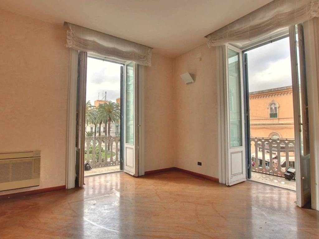 appartamento in vendita a Taranto in zona Borgo