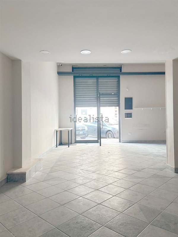 locale commerciale in vendita a Taranto