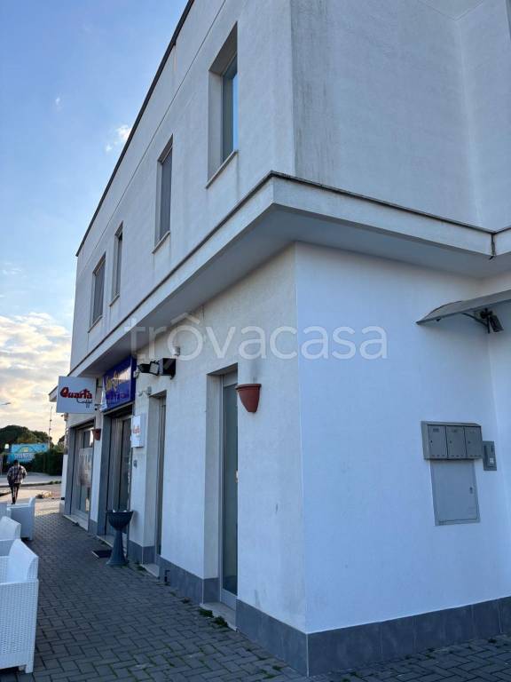 negozio in vendita a Taranto in zona Talsano