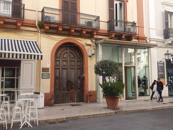 ufficio in vendita a Taranto in zona Borgo Antico