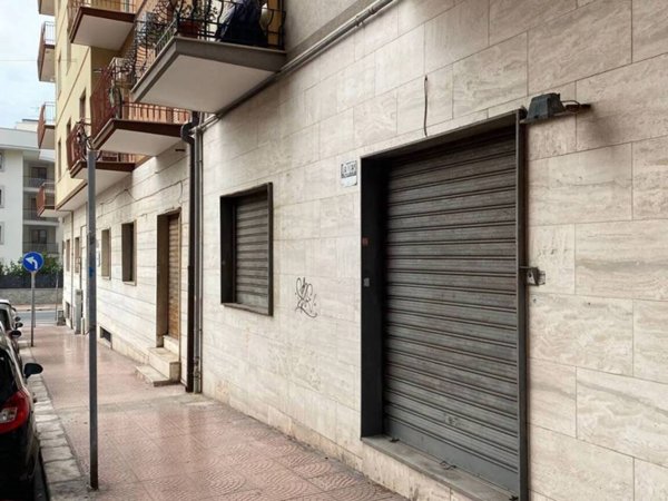 negozio in vendita a Taranto in zona Borgo
