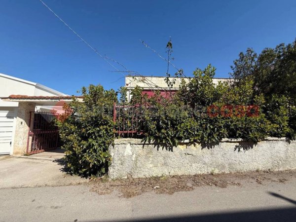 casa indipendente in vendita a Taranto in zona Lama