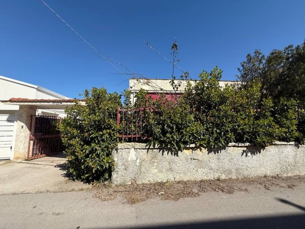 casa indipendente in vendita a Taranto in zona Lama
