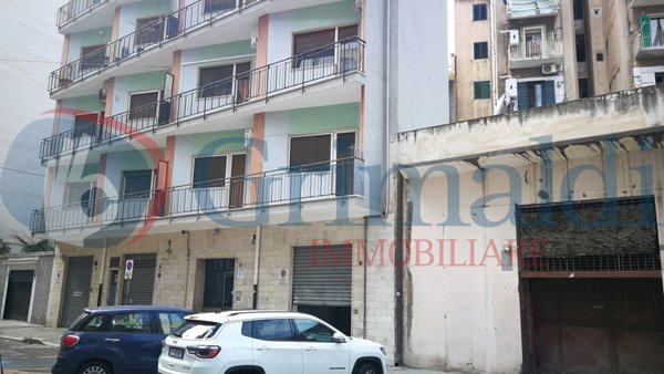 locale di sgombero in vendita a Taranto in zona Borgo