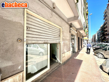 negozio in vendita a Taranto in zona Italia-Montegranaro