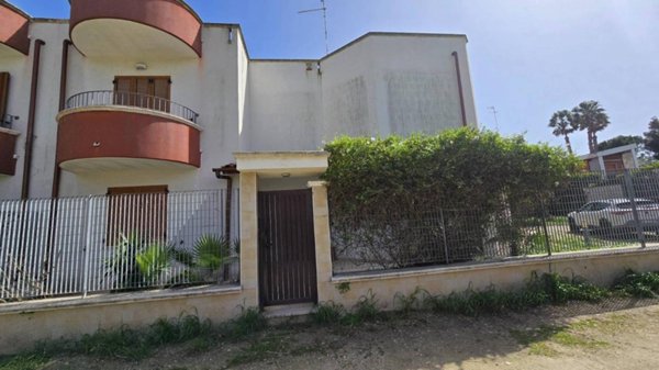 casa indipendente in vendita a Taranto in zona Solito-Corvisea