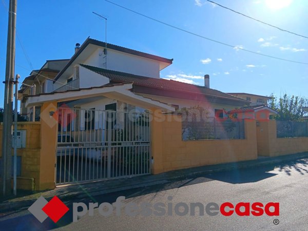 casa indipendente in vendita a Taranto in zona Talsano
