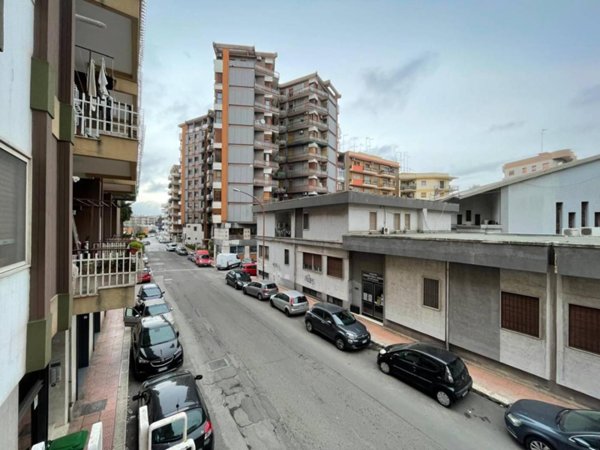 appartamento in vendita a Taranto in zona Italia-Montegranaro
