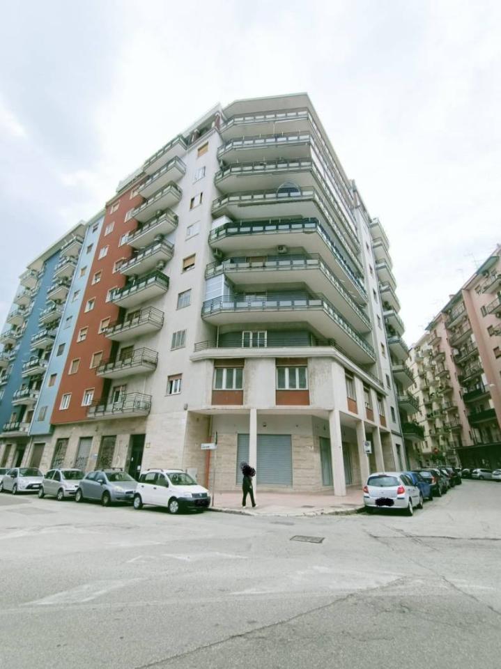 appartamento in vendita a Taranto in zona Tre Carrare-Battisti
