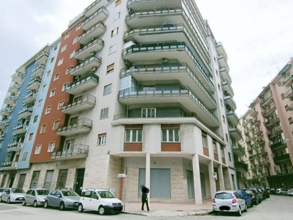 appartamento in vendita a Taranto in zona Tre Carrare-Battisti