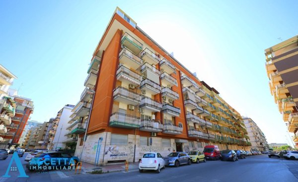 appartamento in vendita a Taranto in zona Italia-Montegranaro