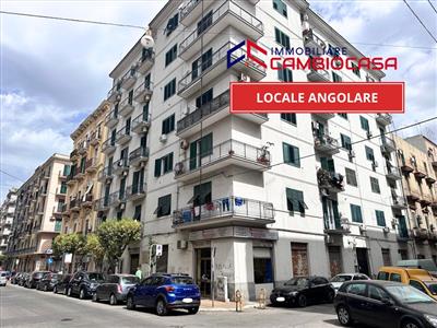 locale commerciale in vendita a Taranto in zona Borgo