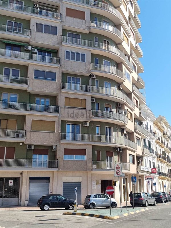 locale commerciale in vendita a Taranto in zona Borgo