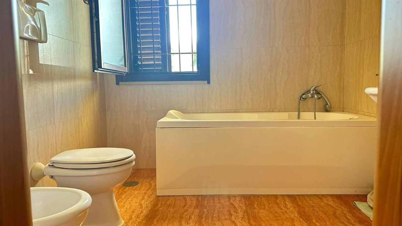 casa indipendente in vendita a Taranto in zona Solito-Corvisea