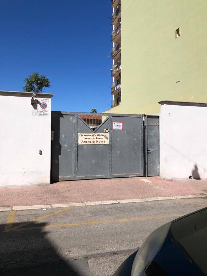appartamento in vendita a Taranto in zona Tre Carrare-Battisti